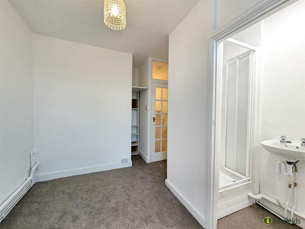 Bed 2 + En suite 2
