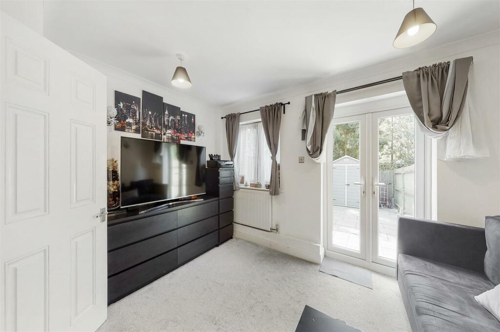 27 Harwood Close - OxiSQYR49s5SY7NUi8eU.jpg