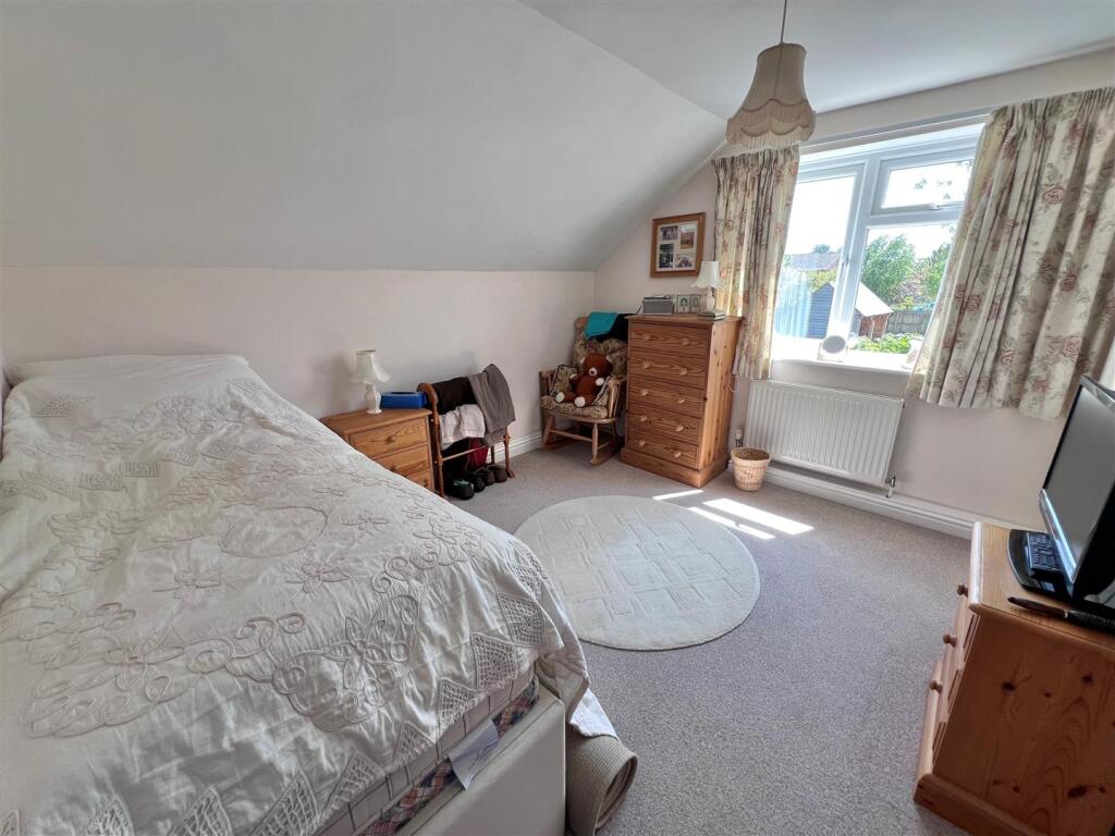 Bedroom 3a.jpg