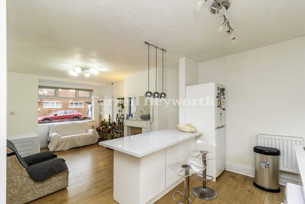 Open plan living vie