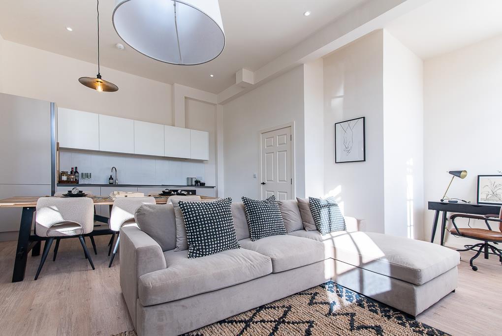 Victoria Ribbon-3.jpg