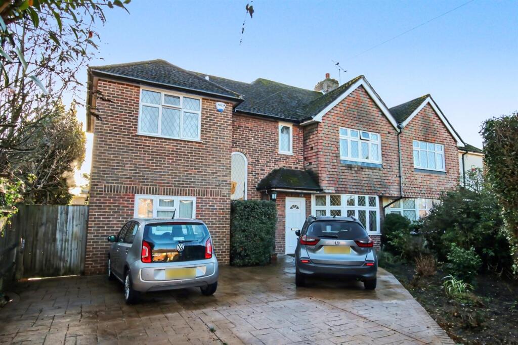BRAMLEY WAY, ASHTEAD, KT21