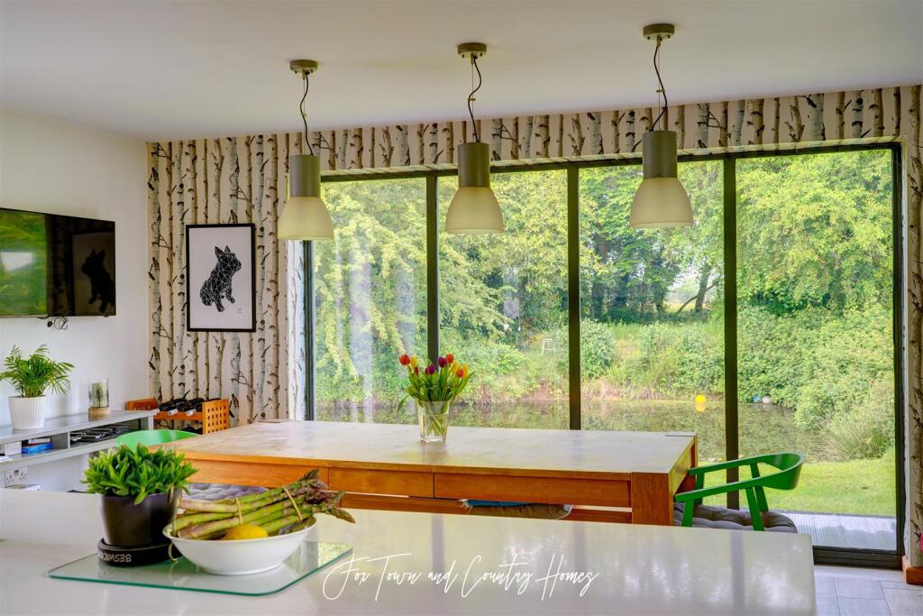 The Lake House (18).jpg