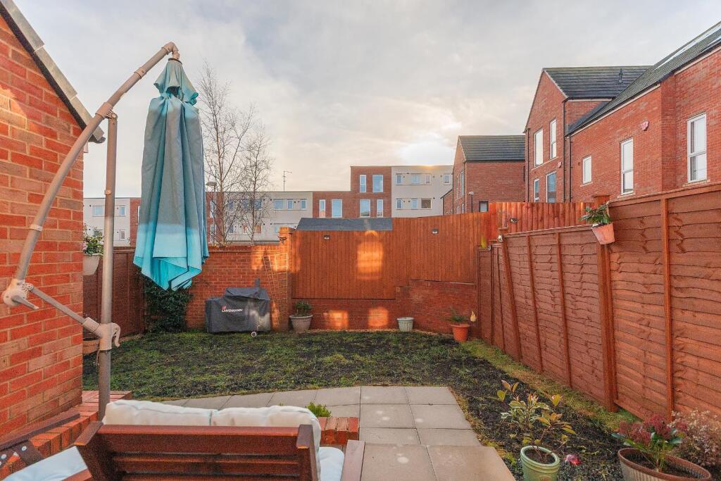 0M8RFP - External F.jpg