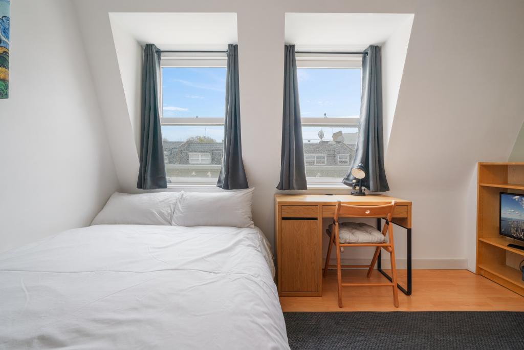 Double Bed