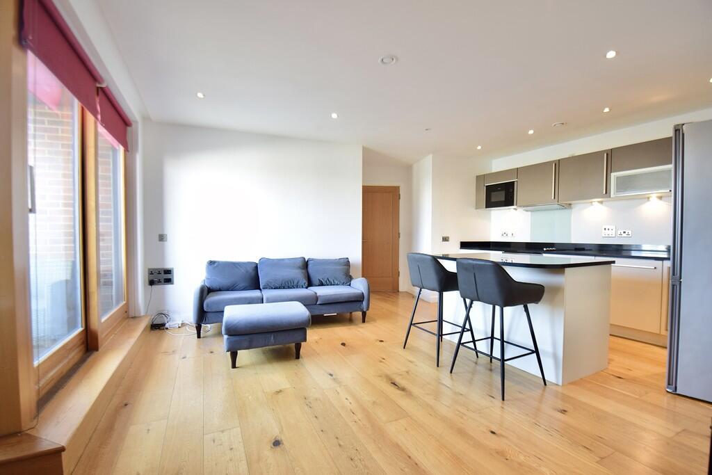 Living Room / Kit...