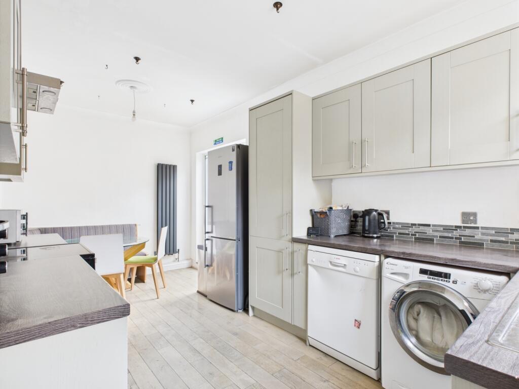 CAM02313G0-PR0089-STILL003