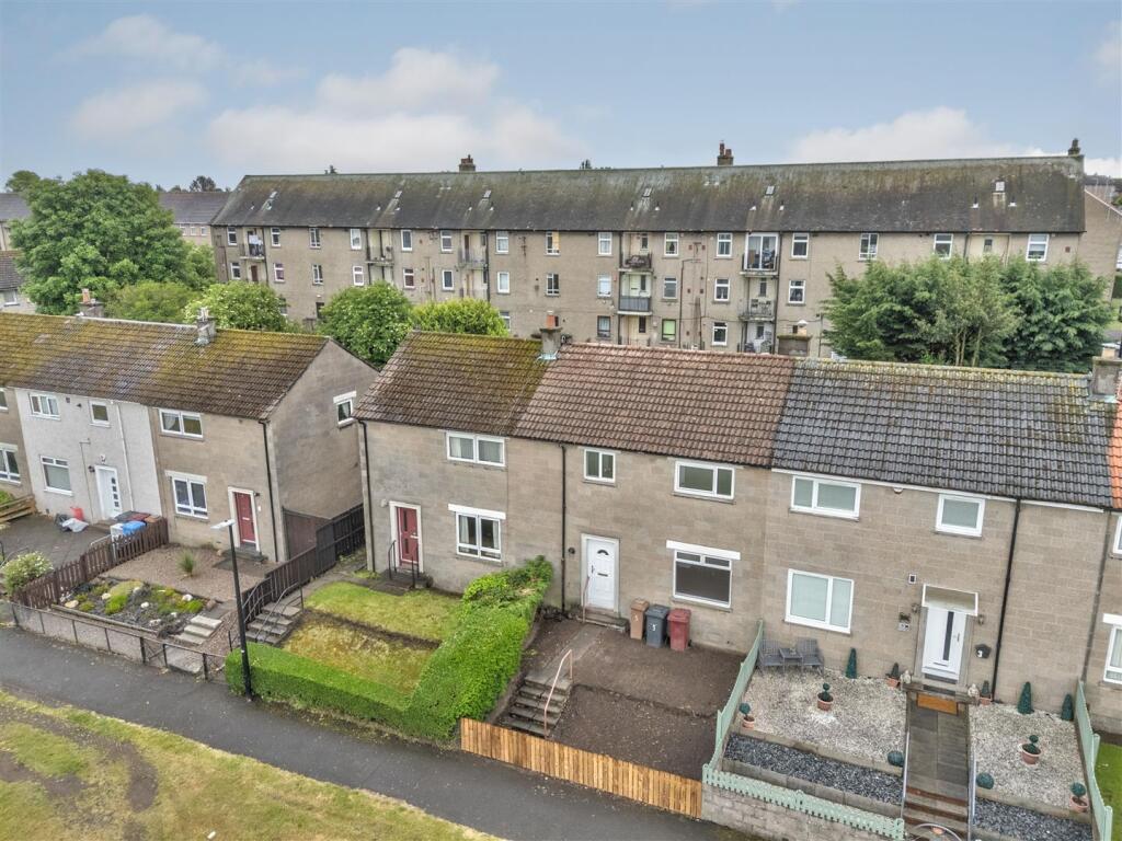 5 Ballantrae Terrace Dundee-13.JPG