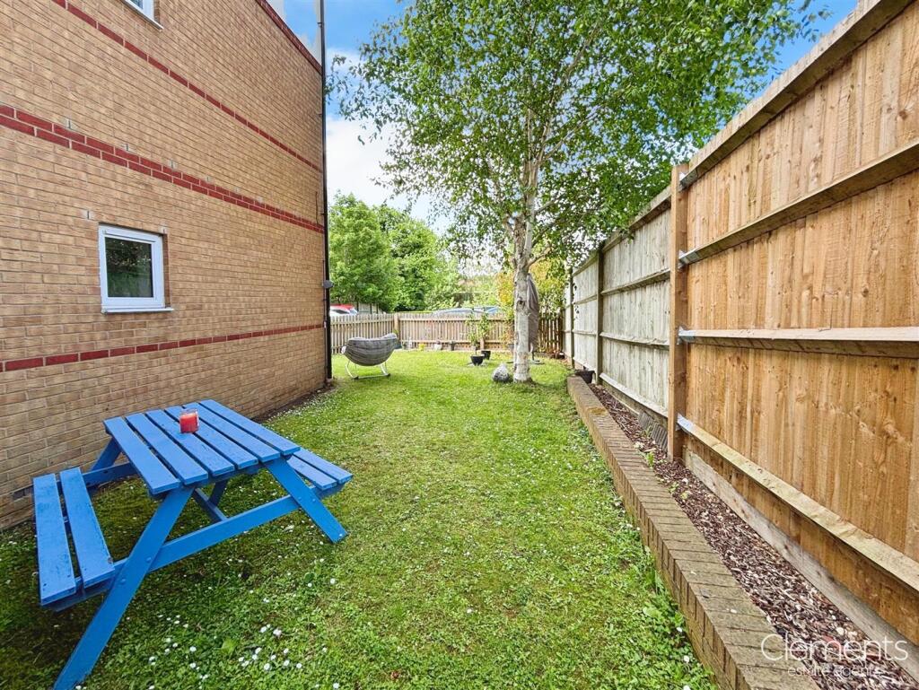 2d3ba75a-Photo 205-29-25 2C 2010 2037 2009.jpg