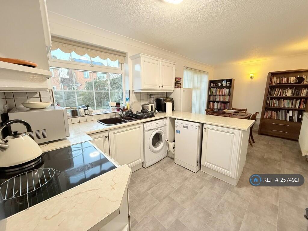 Kitchen &amp; Dining