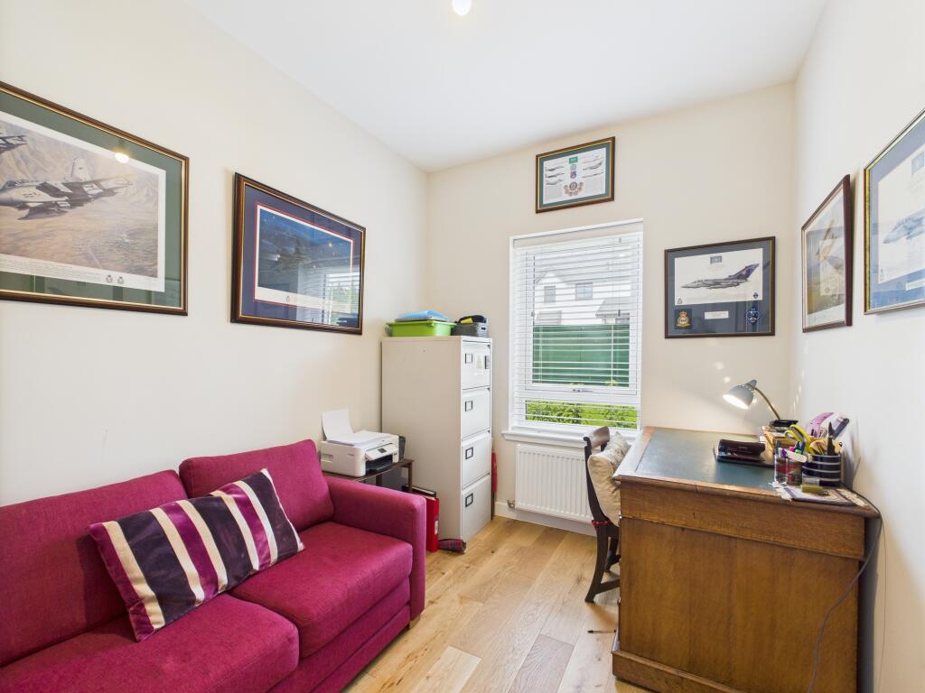 CAM03481G0-PR0111-STILL008