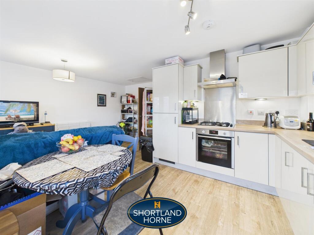 kitchen/living area
