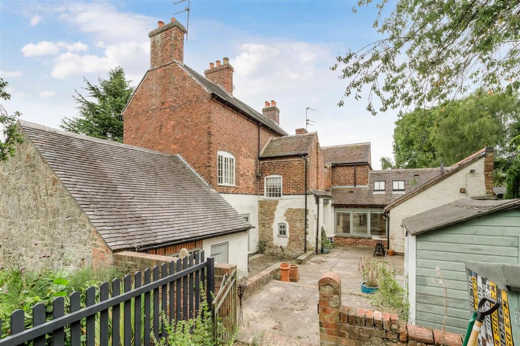 18 High Street, Ticknall