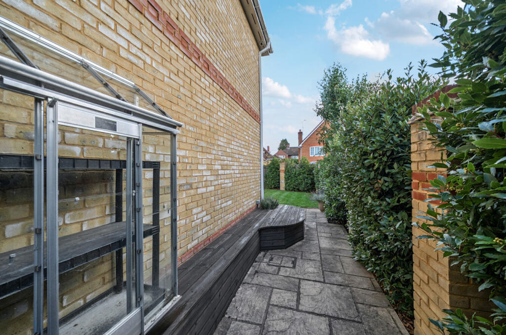 1355919-5-68d13f1...