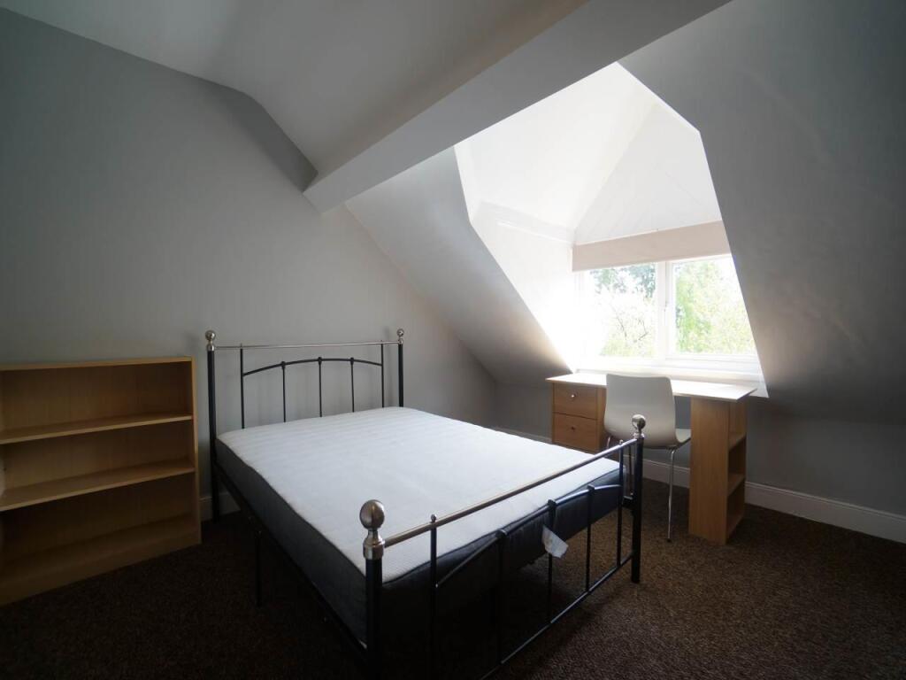 Bedroom 5.1.JPG
