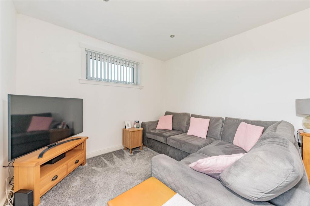 379 Yarrow Terrace Dundee-5.JPG