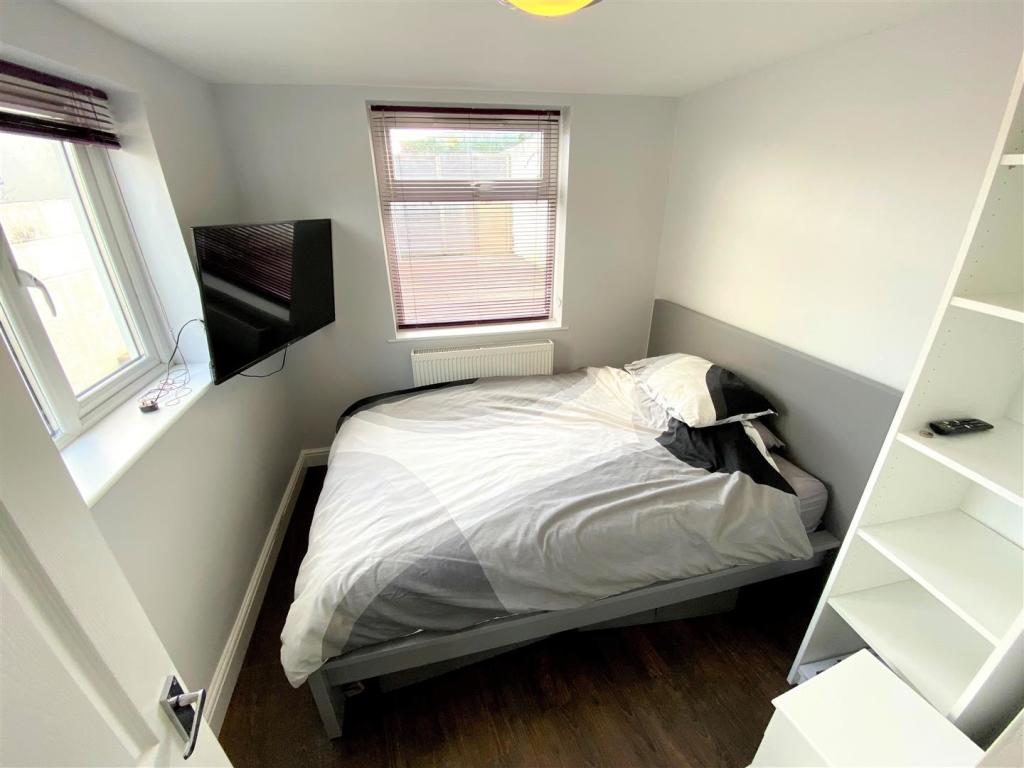 Flat 2, 1 Trenance Road Bedroom 2