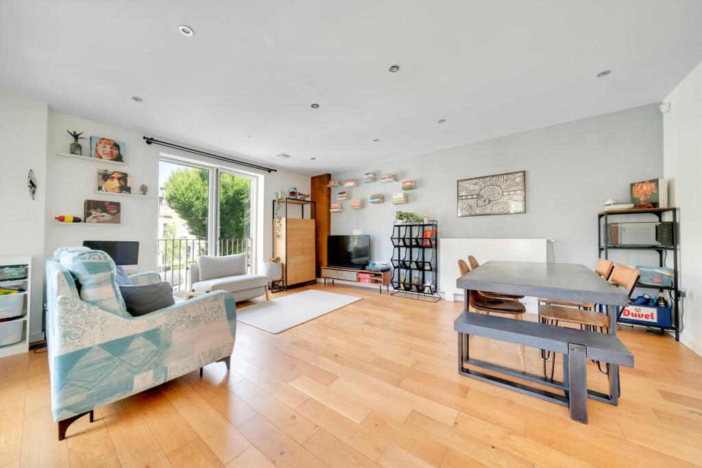 Open Plan Kitchen/Reception