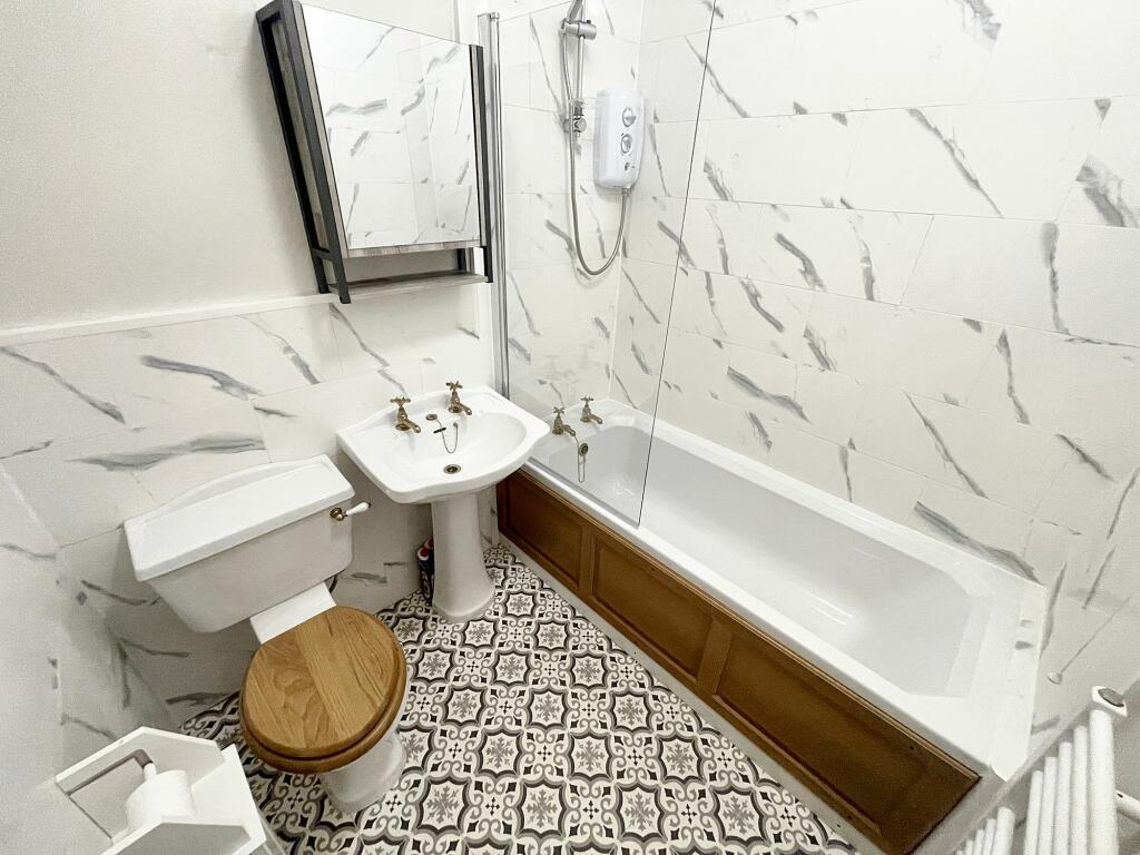 HOUSE BATHROOM