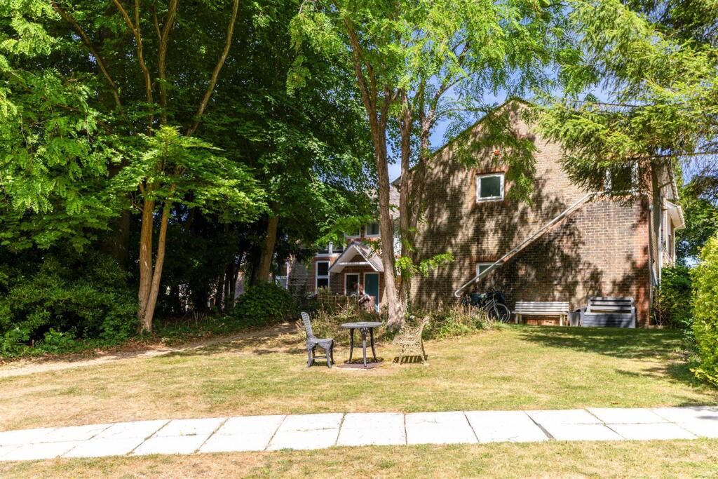 95037_19 Little Dean Court Winton Hill (24).jpg