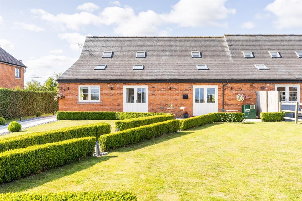 Impeccable barn in Calveley with option to acquire extra land