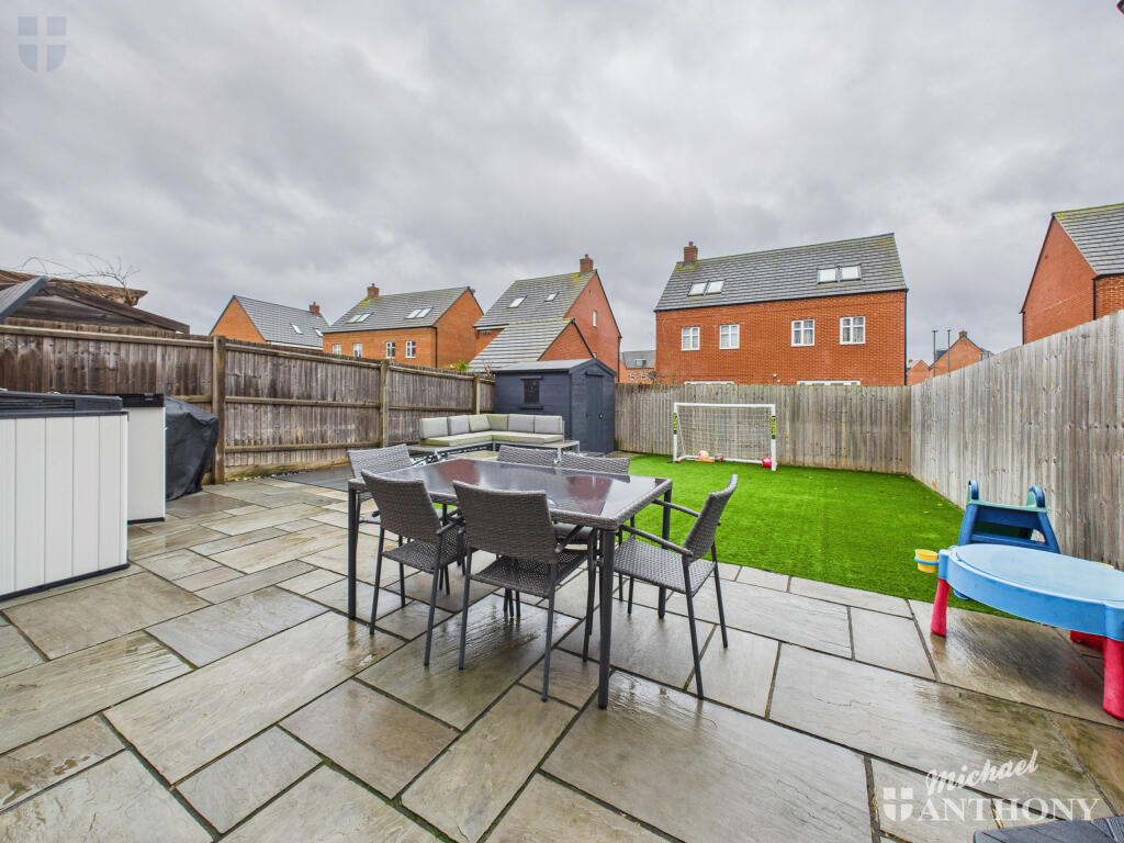 CAM03852G0-PR0479-STILL014