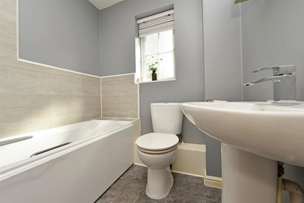 Bathroom / WC: