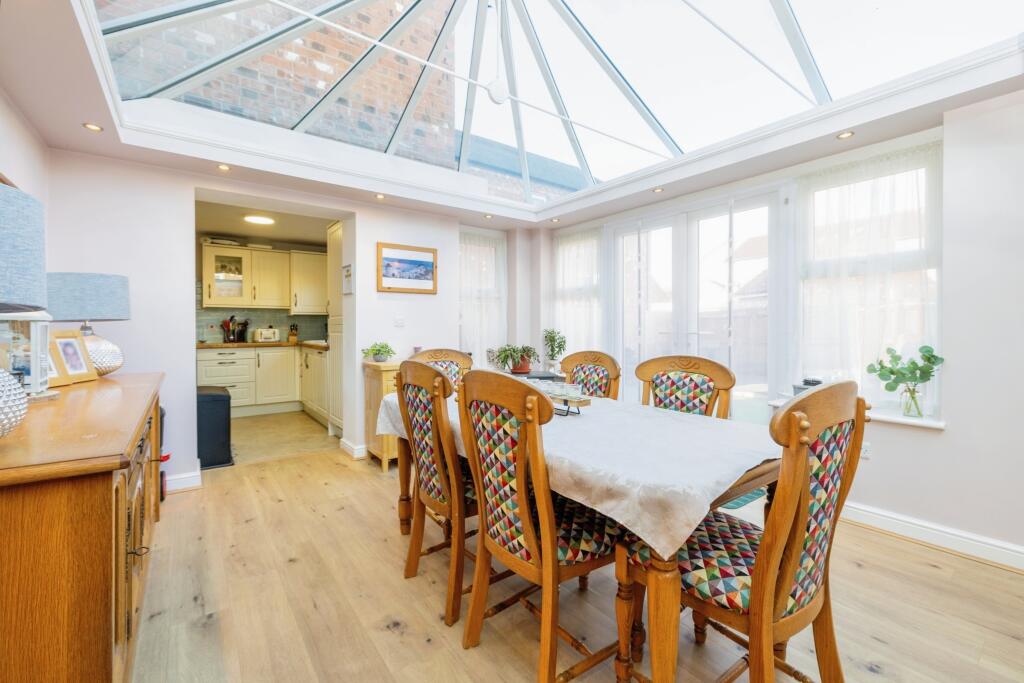 Family Room / Orangery