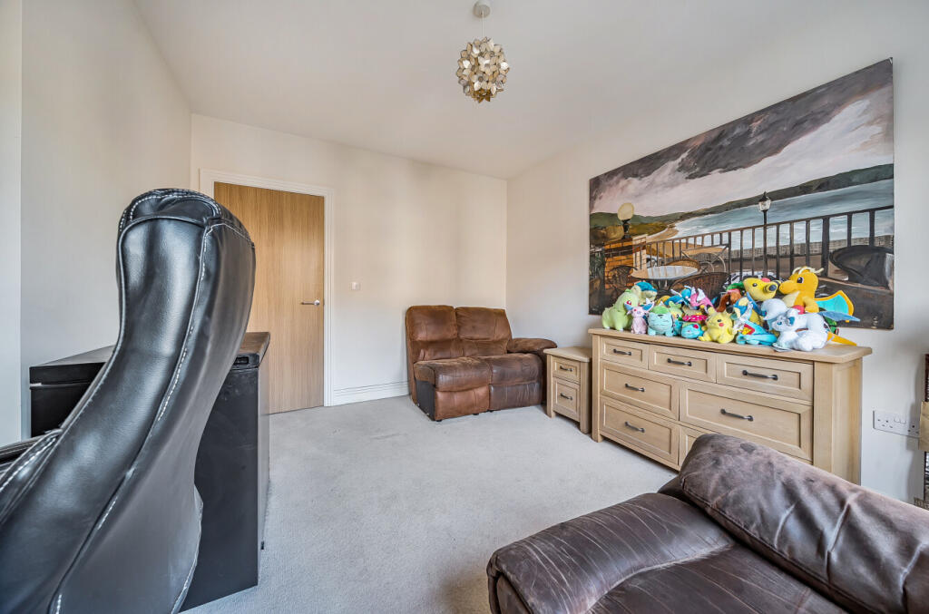 1373950-8-690a169...