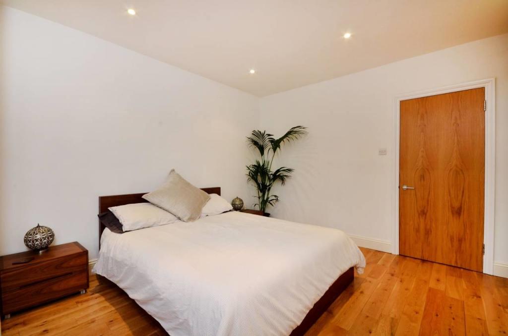 Bedroom 5.jpg