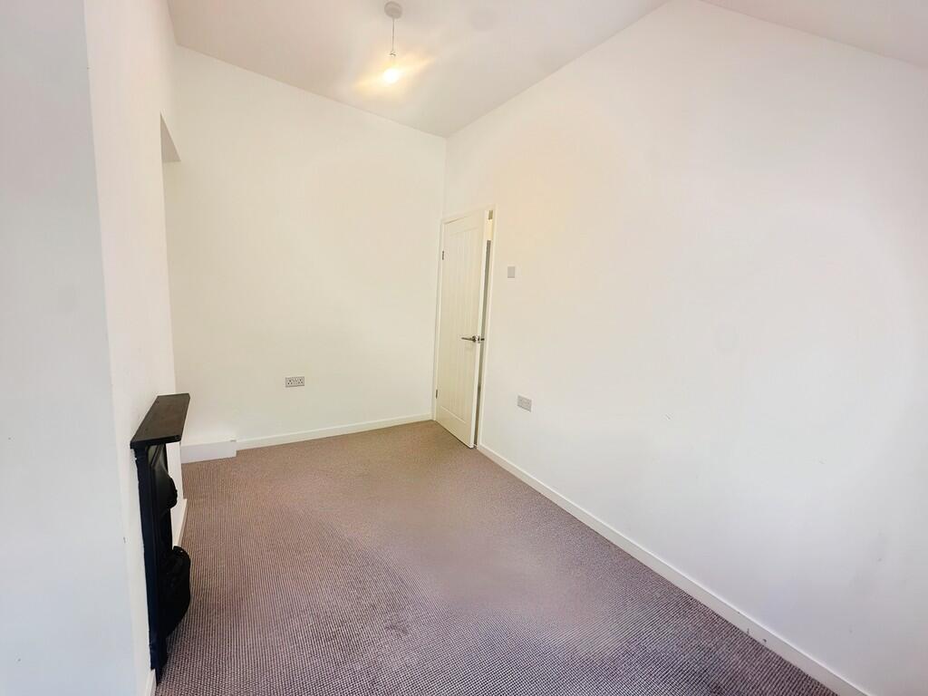 1de98911-WhatsApp...