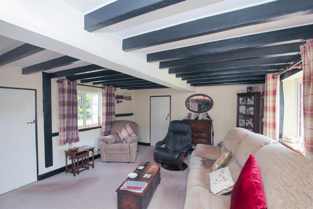 Living Room.JPG