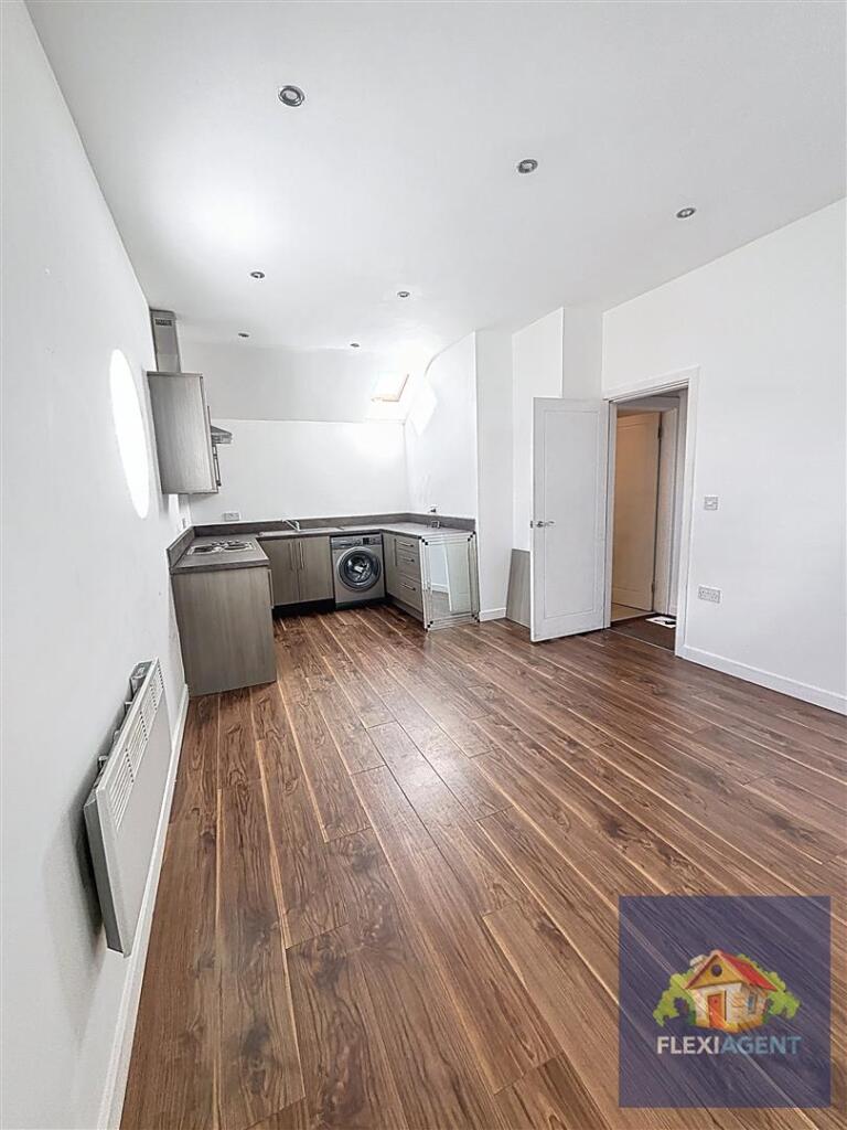 Kitchen/Living area