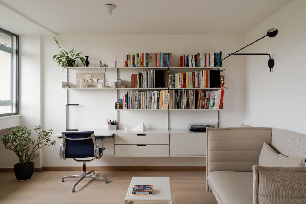 283592 - Keeling House, London E2 - high res - ...