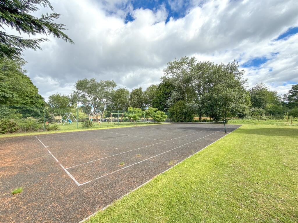 Comm. Tennis Court