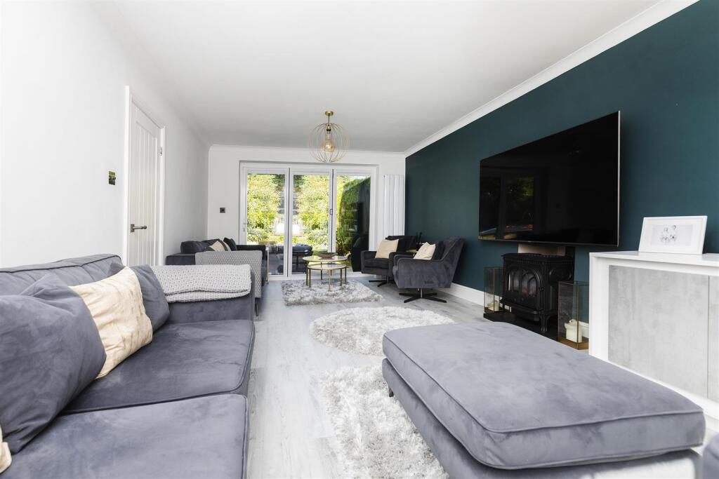 Bramleys Estate Agents - Cheviot Way - Mirfield (1