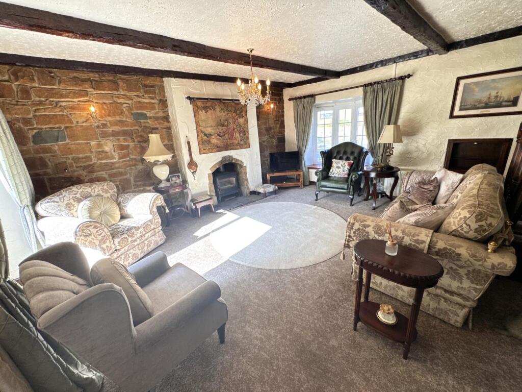 LOUNGE &amp; DINING ROOM