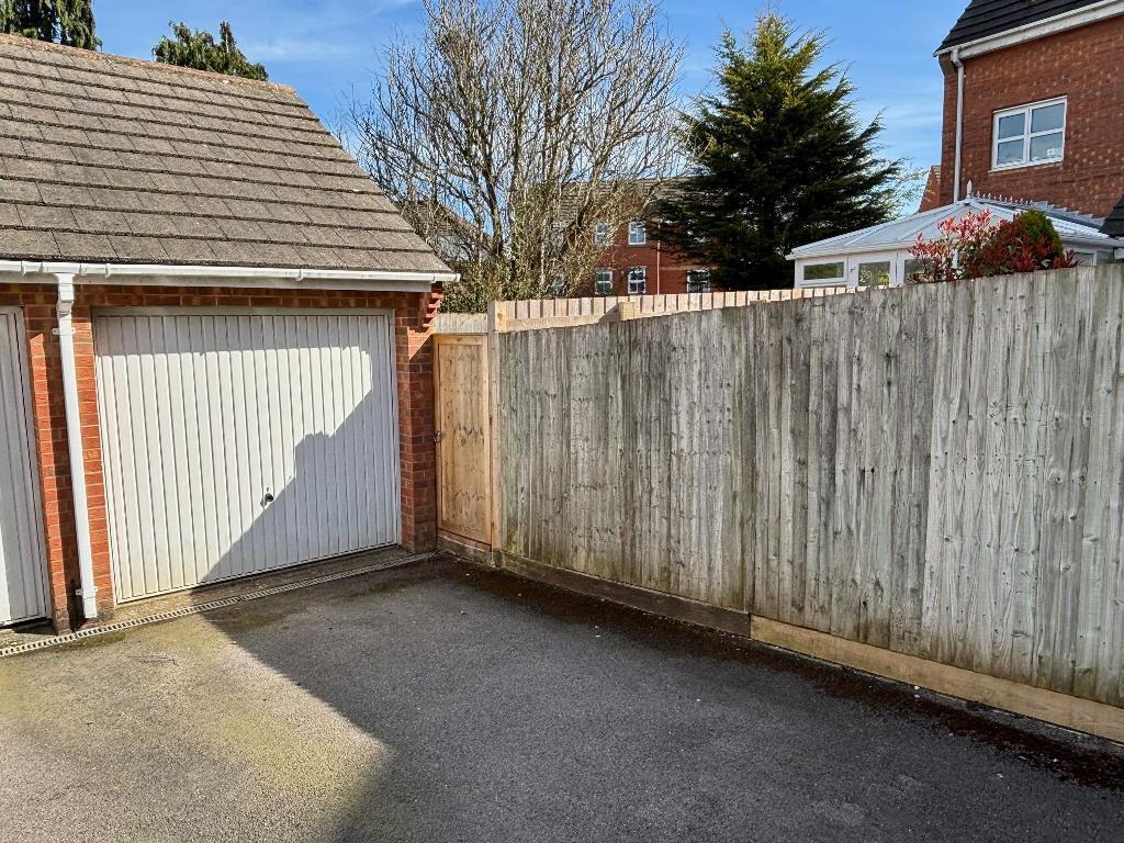 Garage &amp; Parking