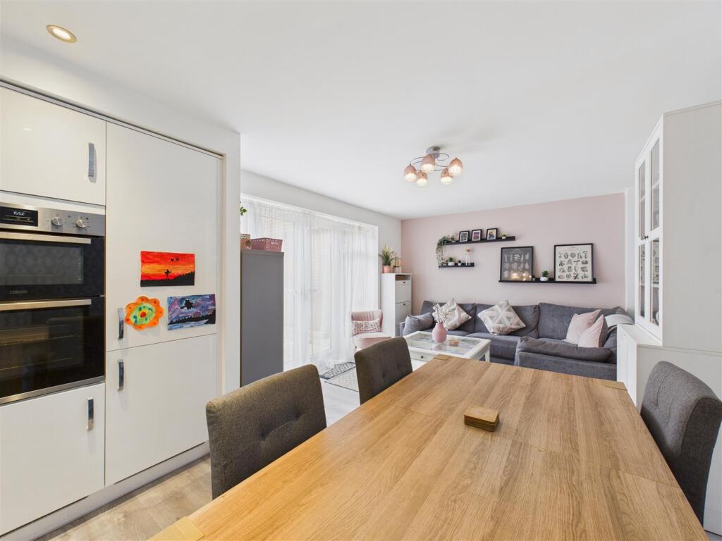 Living/Dining Area