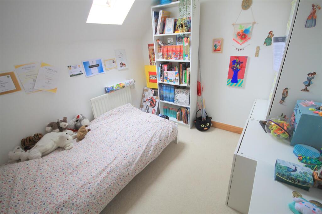 Bed 4.JPG