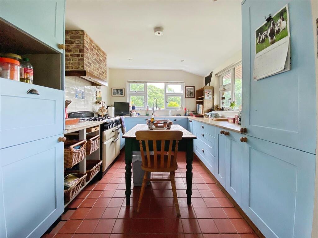 e5c0ab72--4846-9D89-BB59ED29572A-10074-0000051A290