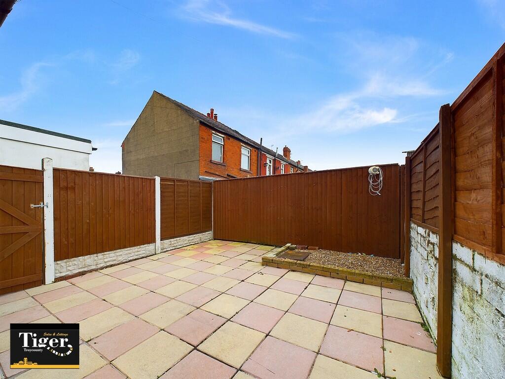 CAM02176G0-PR0366...