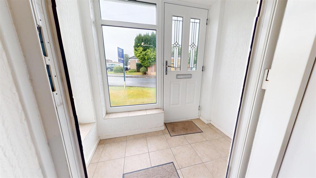 Stanley Avenue Porch