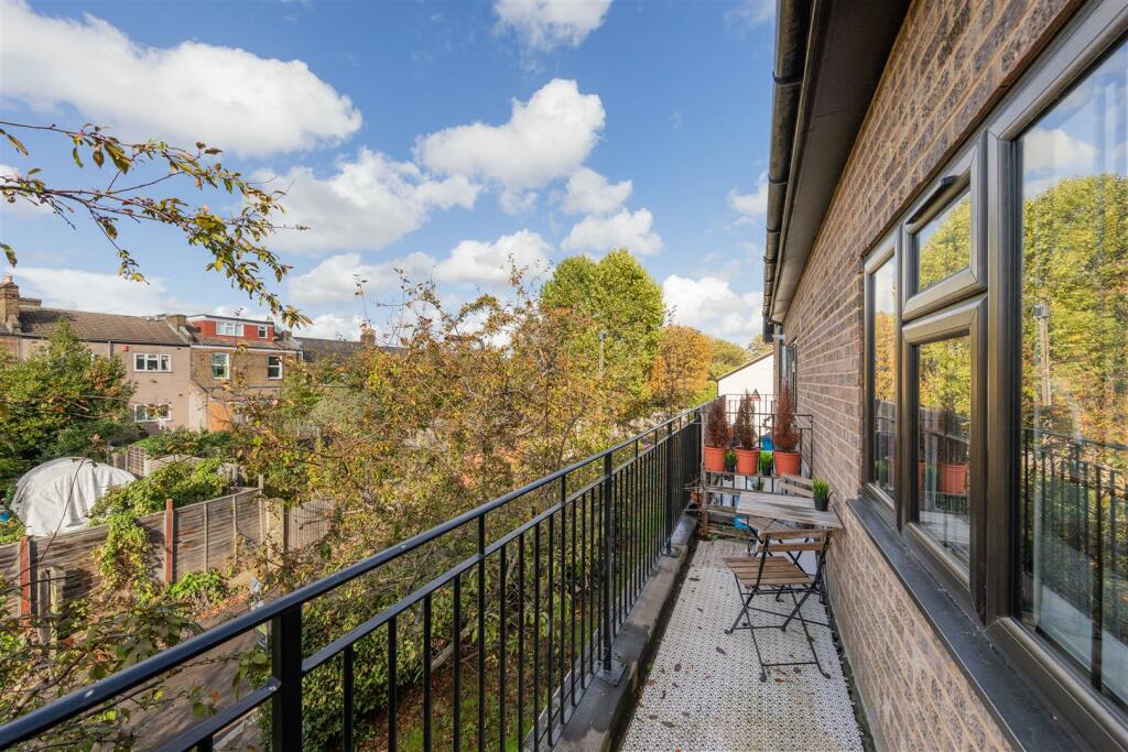 Cherrydeal Court E11