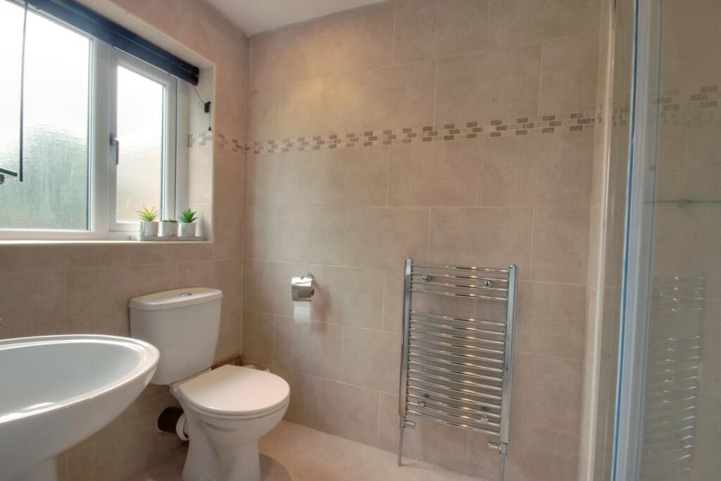 1 Master Bed ensuite