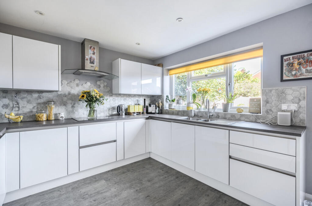 1333572-1-6891cd1...