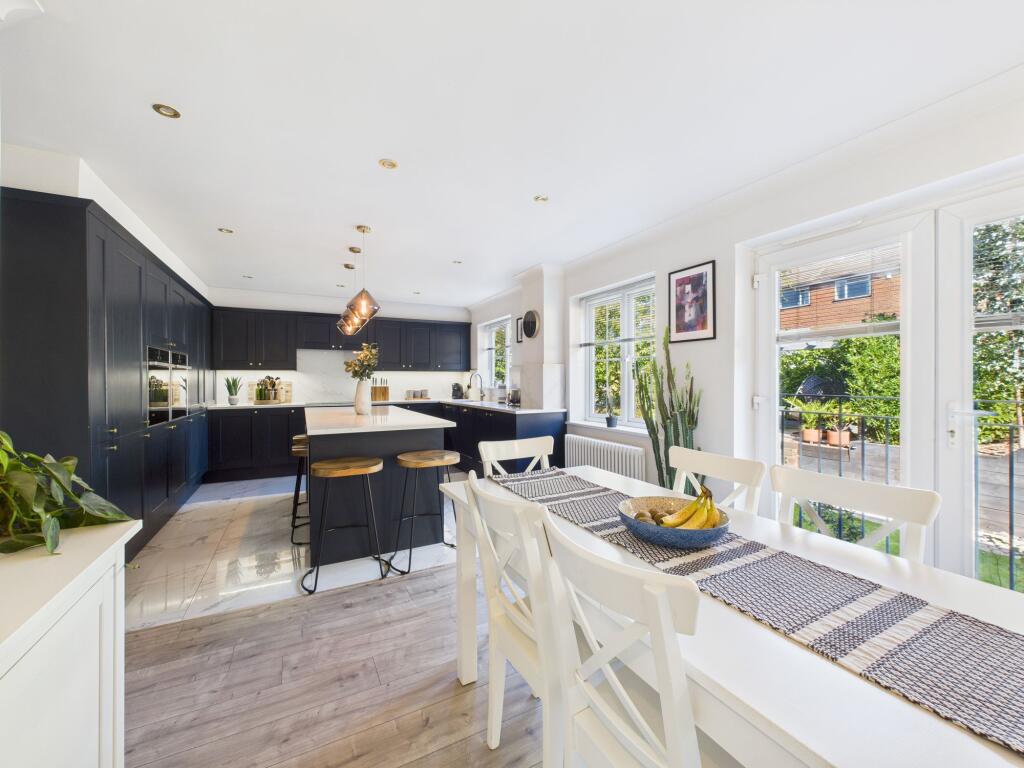 Dining/Kitchen