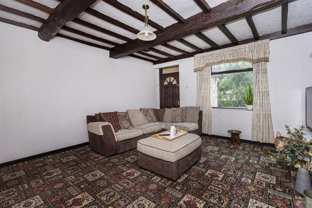 Sitting Room/Dining Room