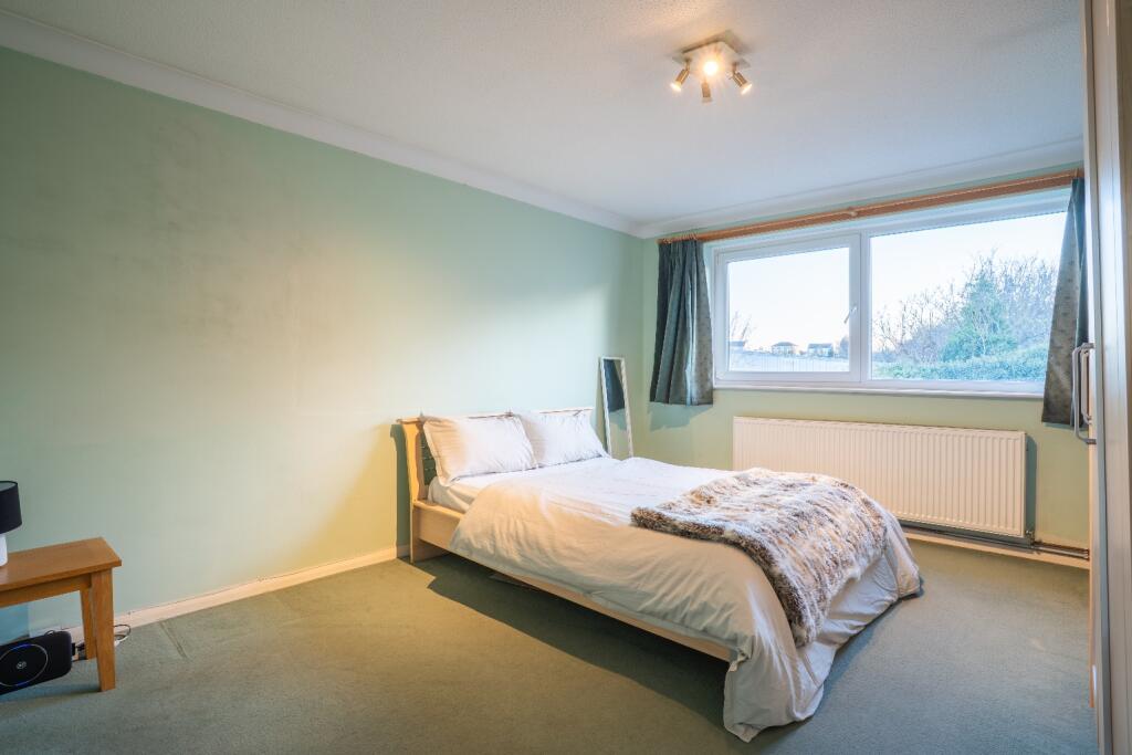 Warren Hastings Court, Pier Road, Northfleet, Gravesend, Kent, DA11 9NL