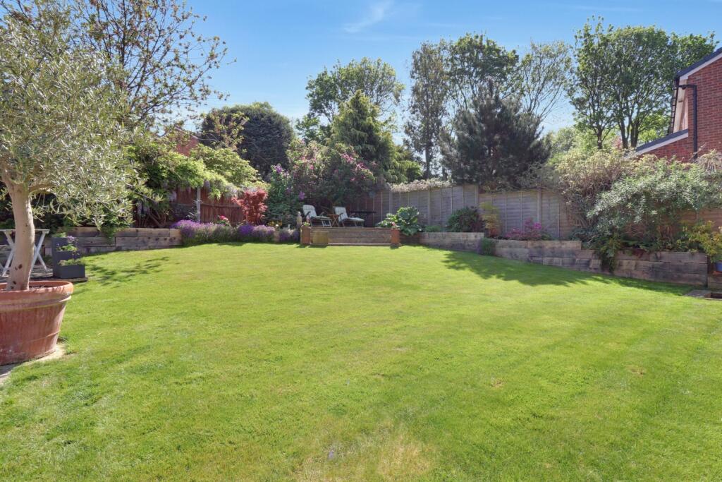 38- Rob Hammond EweMove Pontefract